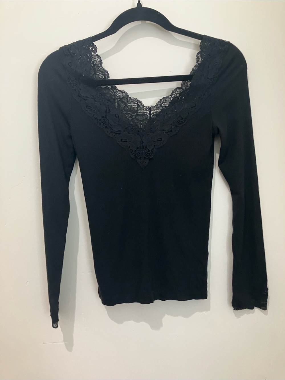 Ralph Lauren Black Label Long Sleeve V Neck Lace Edge Ribbed Top